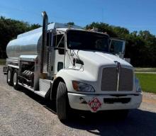 2009 KENWORTH PX8 FUEL TANKER