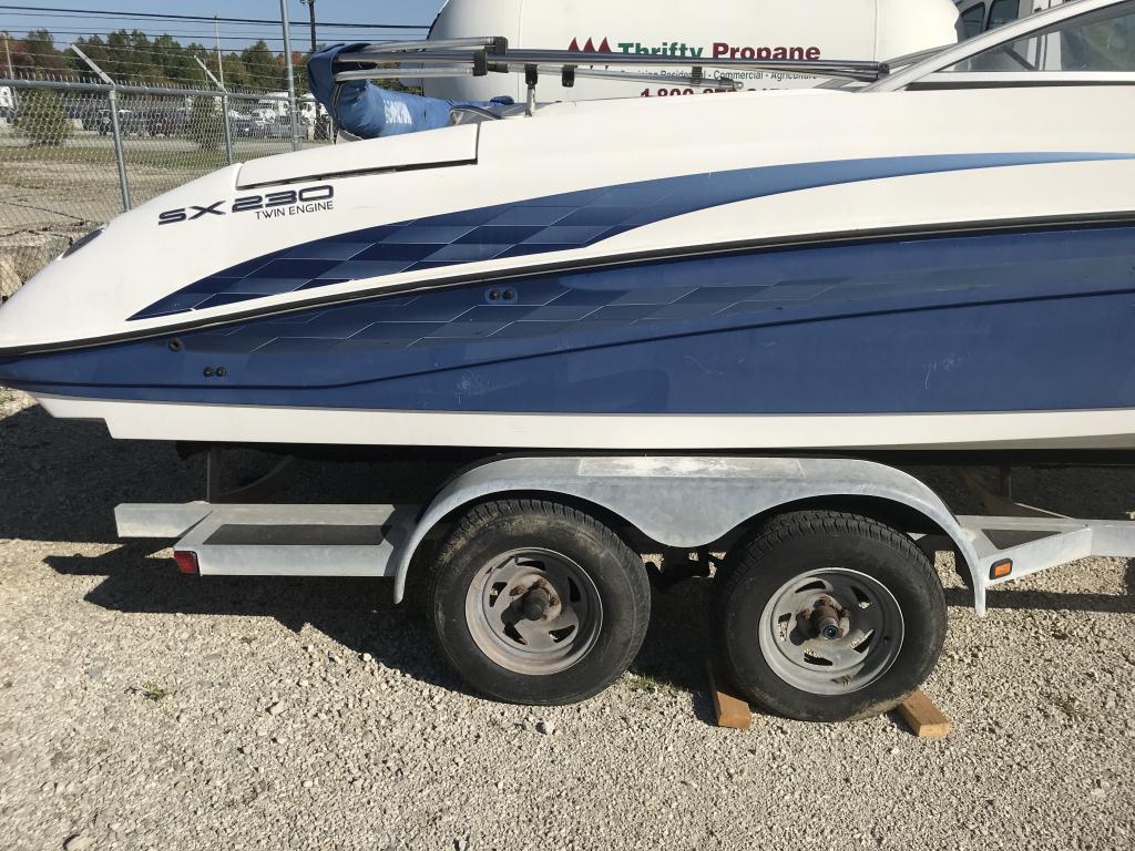 2005 YAMAHA SX230 BOAT WITH TRAILER