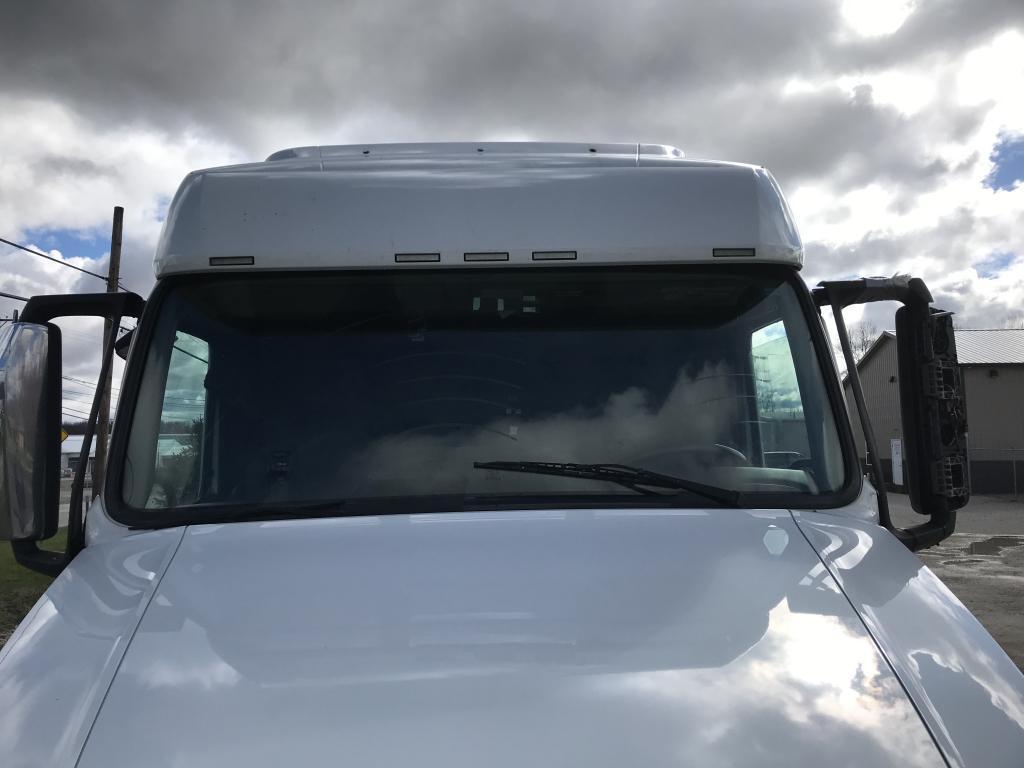 2019 VOLVO VNL64T.  VIN: 4V4NC9EJ6KN204606.  MILEAGE: 593,795.