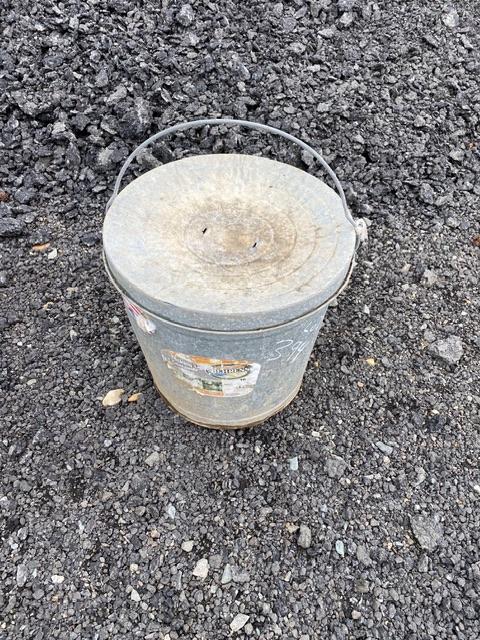 Galvanized 10 Gallon Trash Can