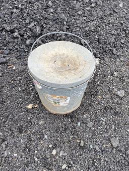 Galvanized 10 Gallon Trash Can