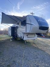 2018 Keystone Dutchman Atlas 5th Wheel Travel Trailer