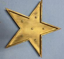 Decorative wooden star - lights up