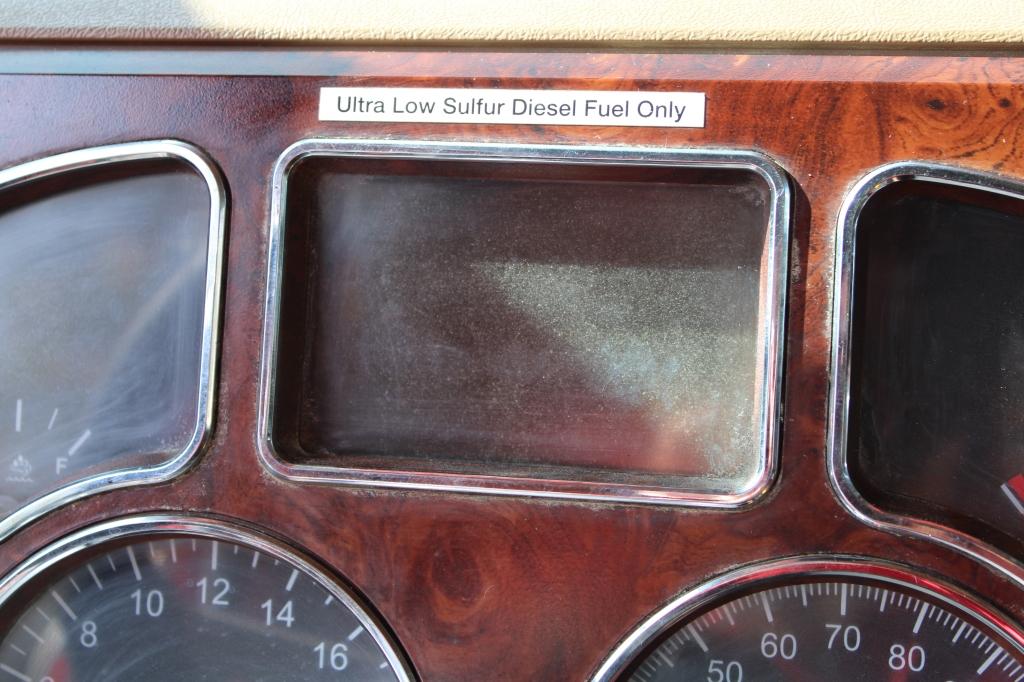 2016 Mack GU713 MP8