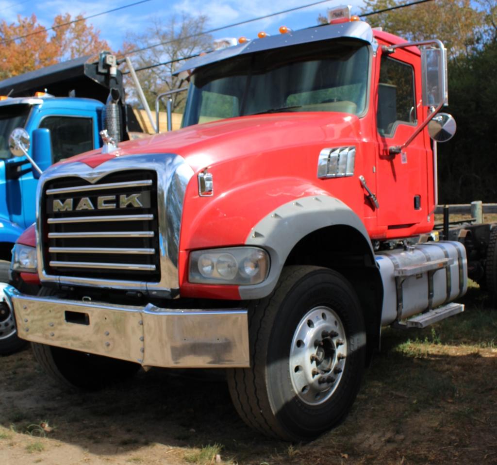 2016 Mack GU713 MP8