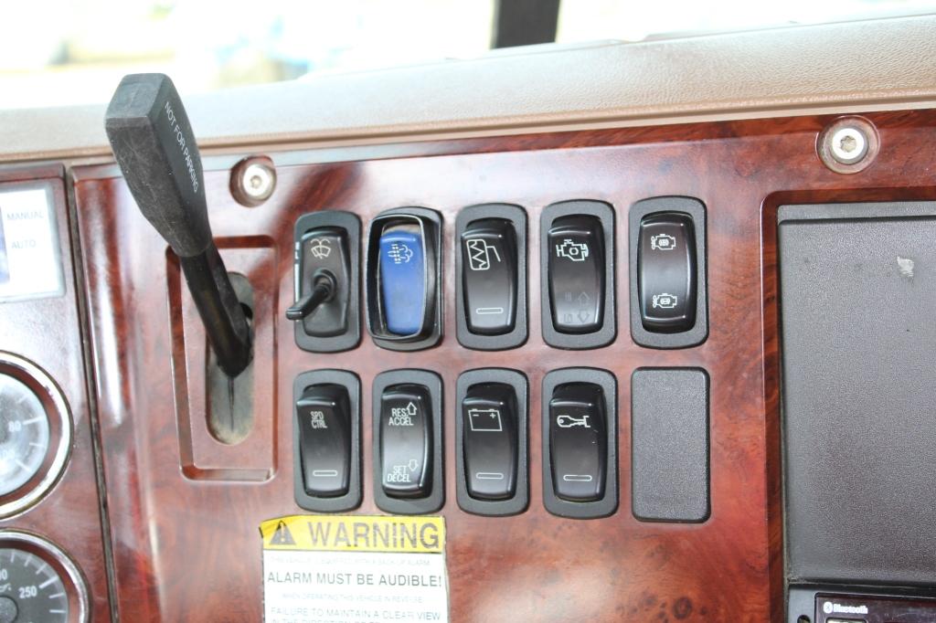 2016 Mack GU713 MP8