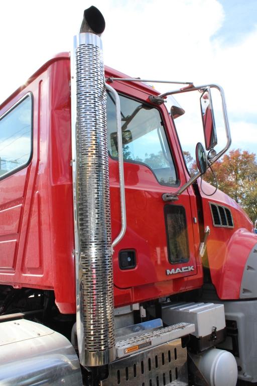 2016 Mack GU713 MP8