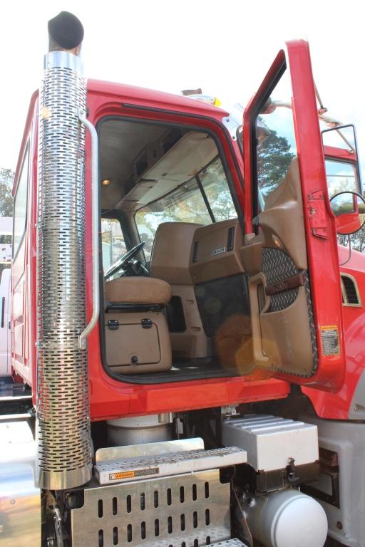 2016 Mack GU713 MP8