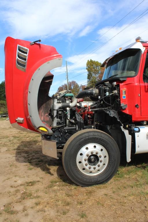 2016 Mack GU713 MP8