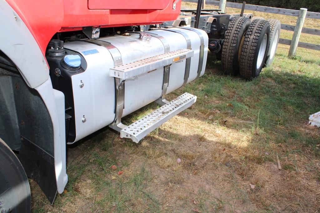 2016 Mack GU713 MP8