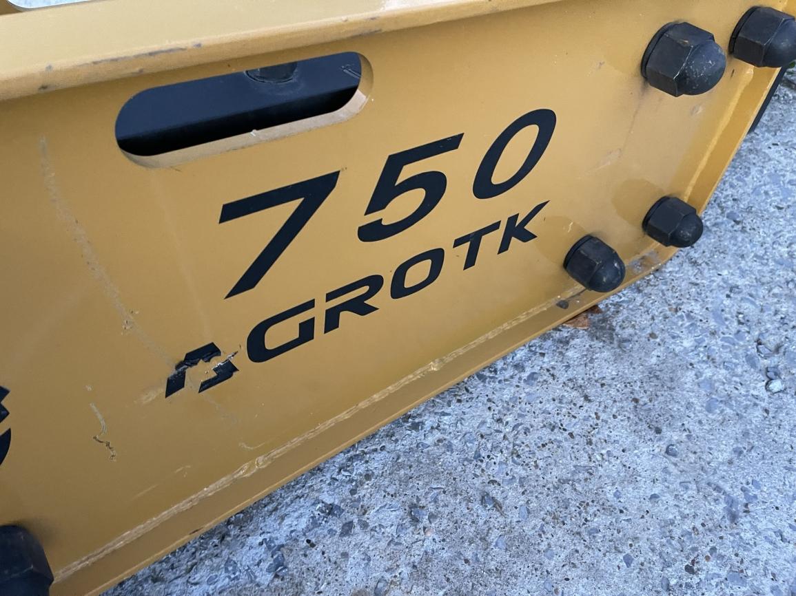 New 2022 AGROTK  SSHH750 Hyd Breaker Attachment