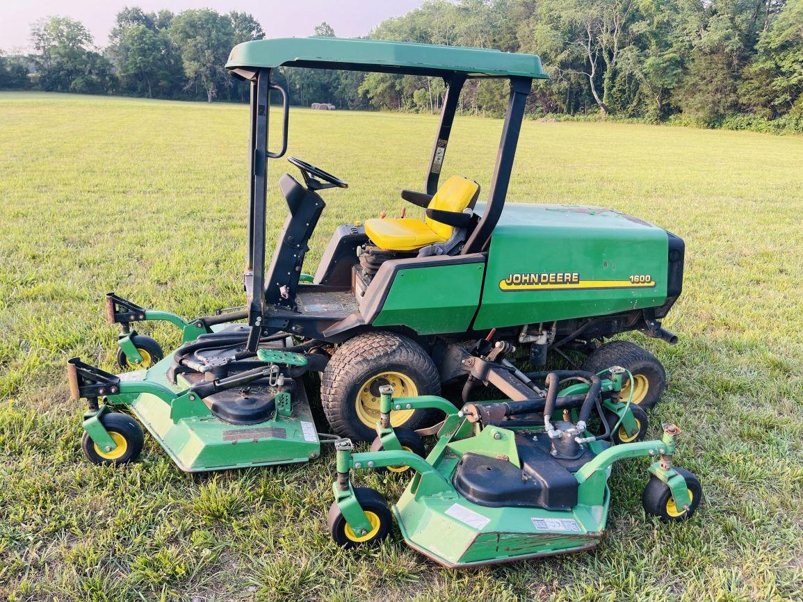 John Deere 1600  Wide Area Mower