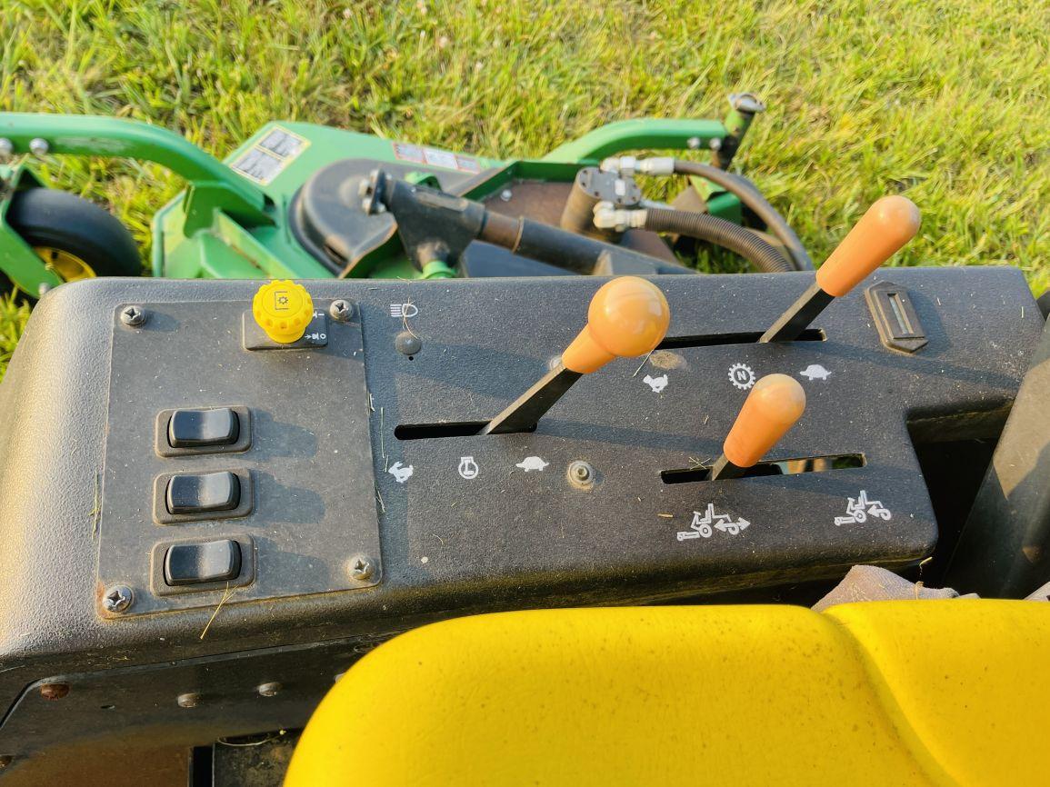 John Deere 1600  Wide Area Mower