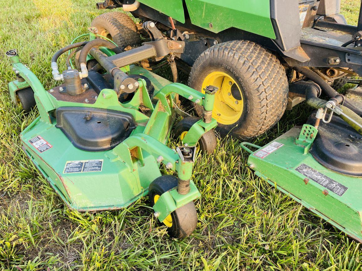 John Deere 1600  Wide Area Mower