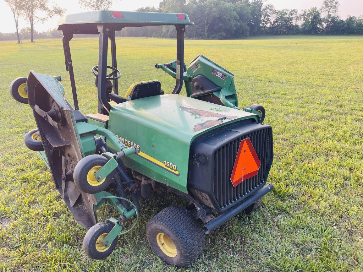 John Deere 1600  Wide Area Mower