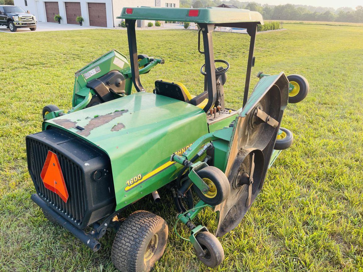 John Deere 1600  Wide Area Mower