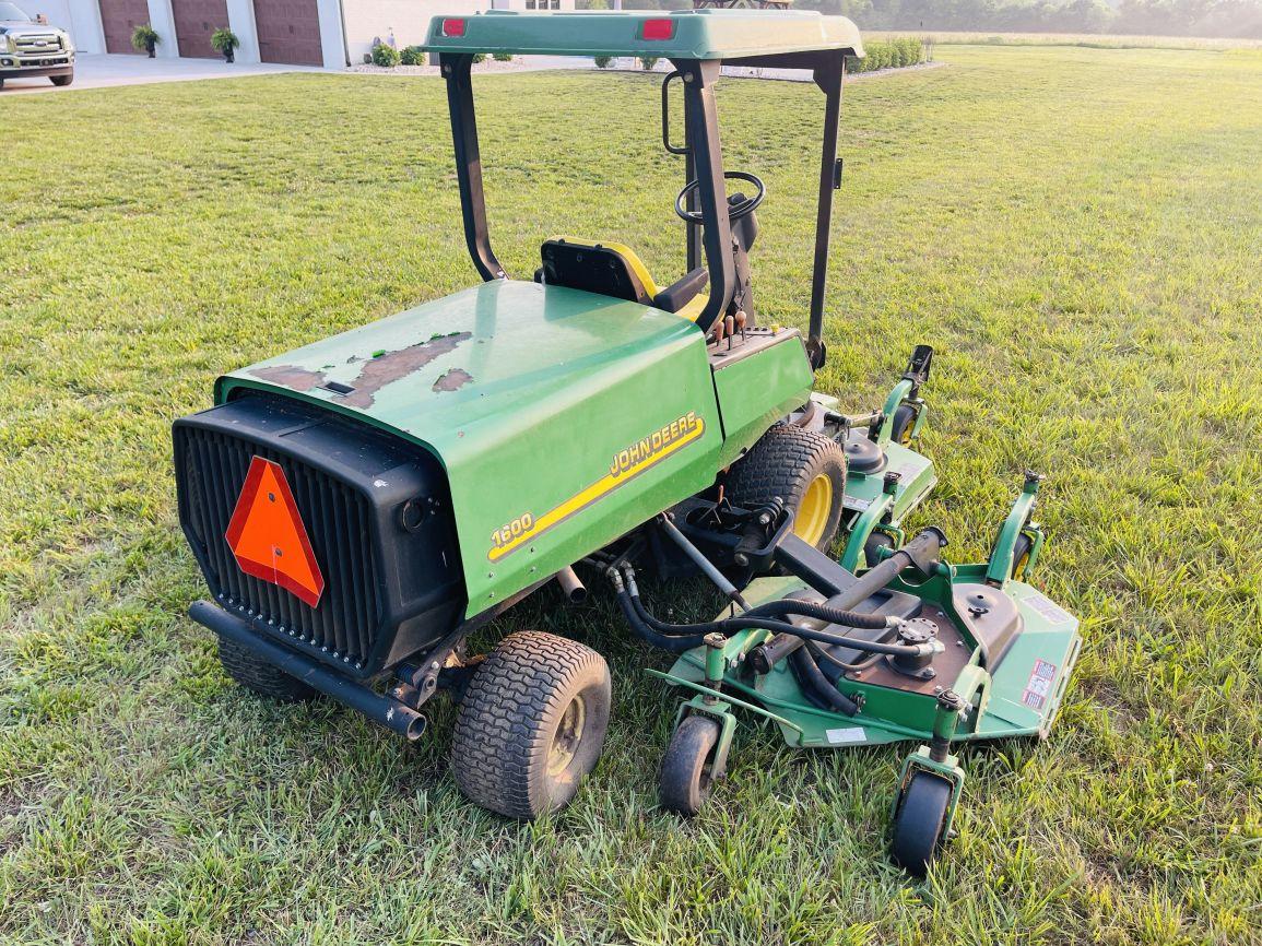 John Deere 1600  Wide Area Mower