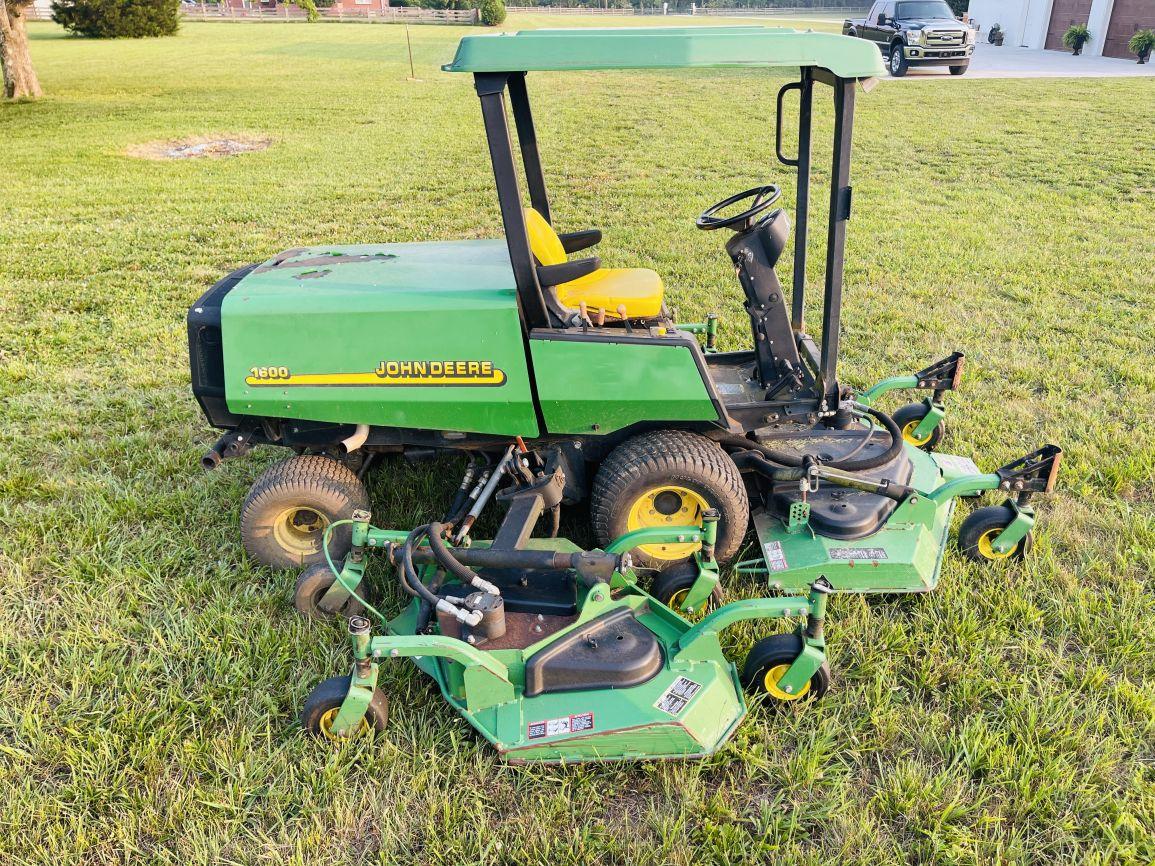 John Deere 1600  Wide Area Mower