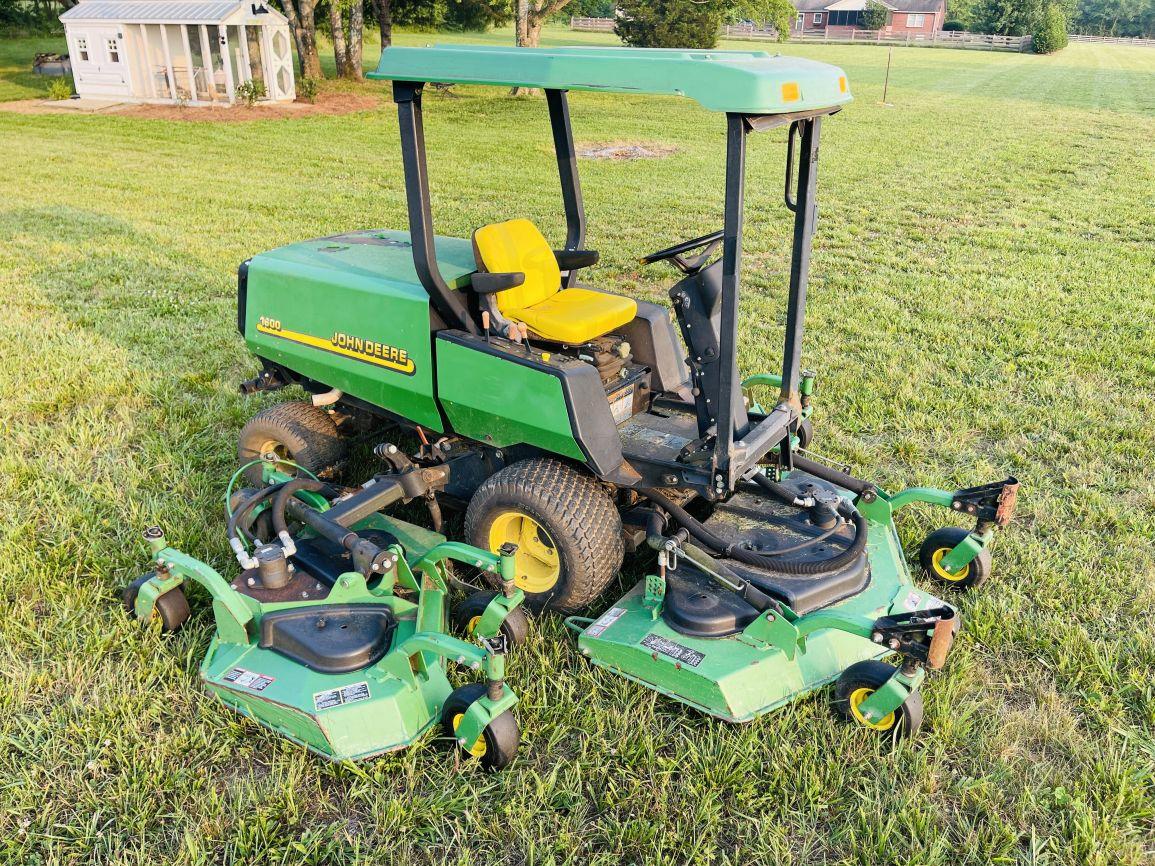 John Deere 1600  Wide Area Mower