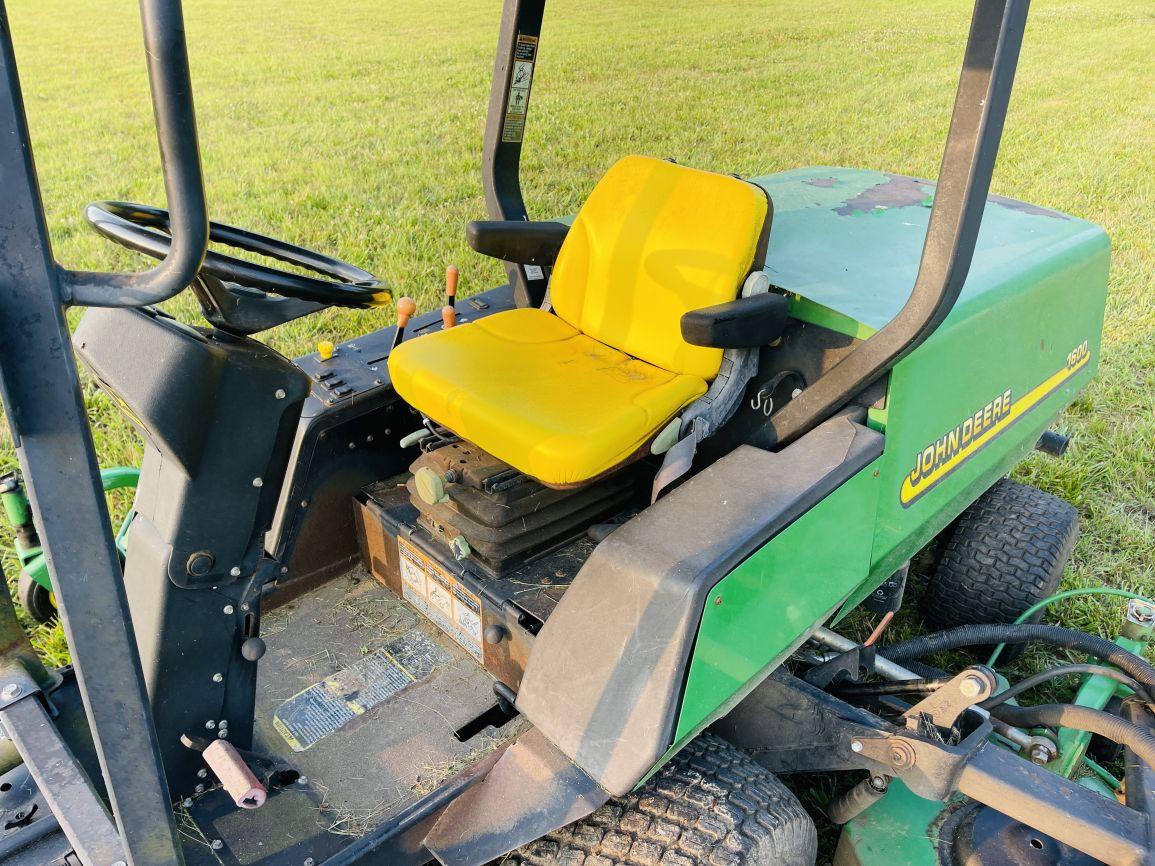 John Deere 1600  Wide Area Mower