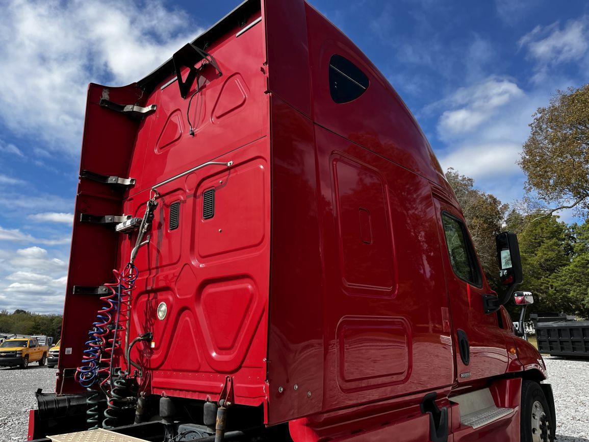 2015 FREIGHTLINER Cascadia Evolution  T/A Truck Tractor