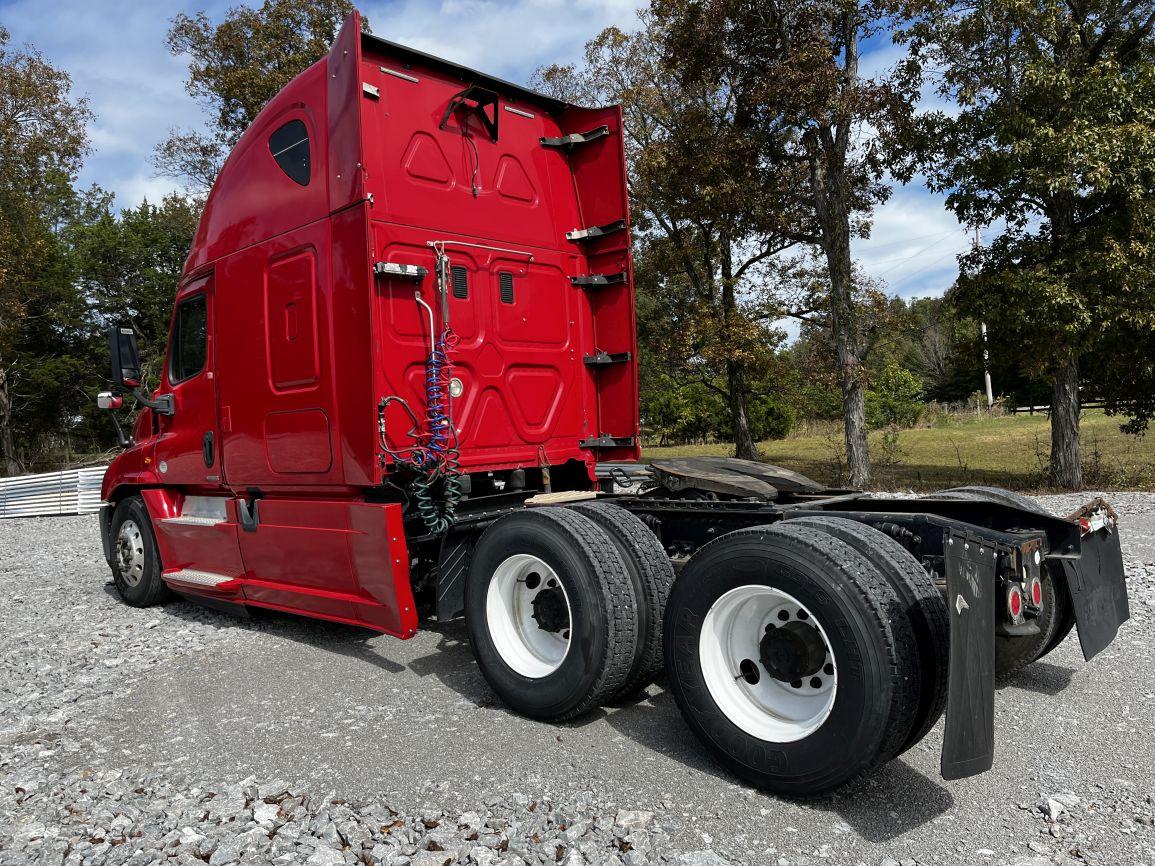 2015 FREIGHTLINER Cascadia Evolution  T/A Truck Tractor