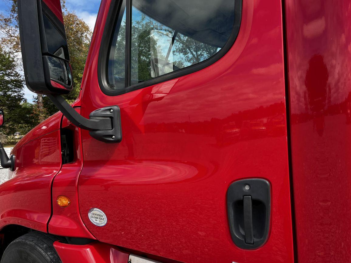 2015 FREIGHTLINER Cascadia Evolution  T/A Truck Tractor