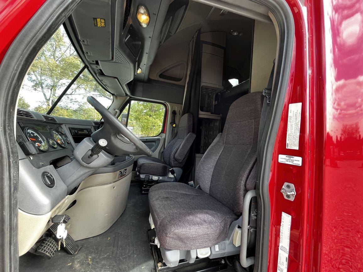 2015 FREIGHTLINER Cascadia Evolution  T/A Truck Tractor