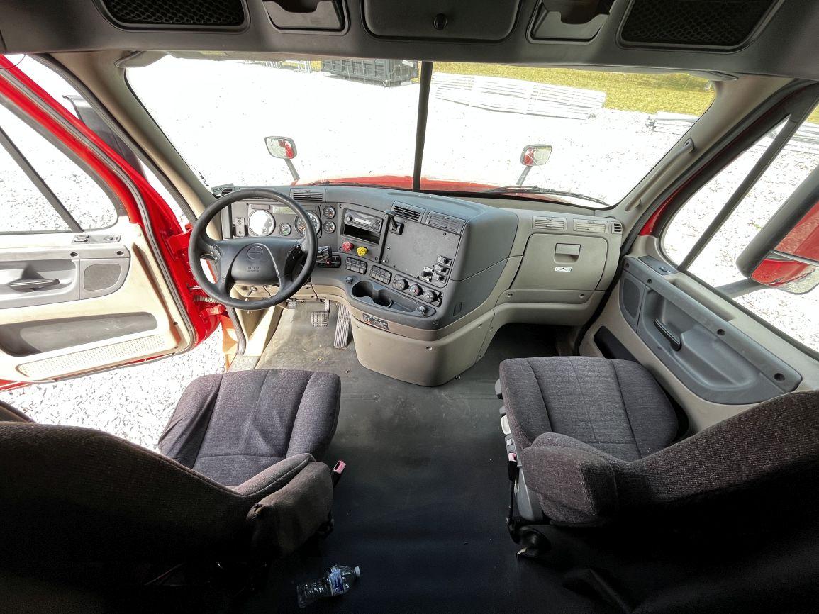 2015 FREIGHTLINER Cascadia Evolution  T/A Truck Tractor