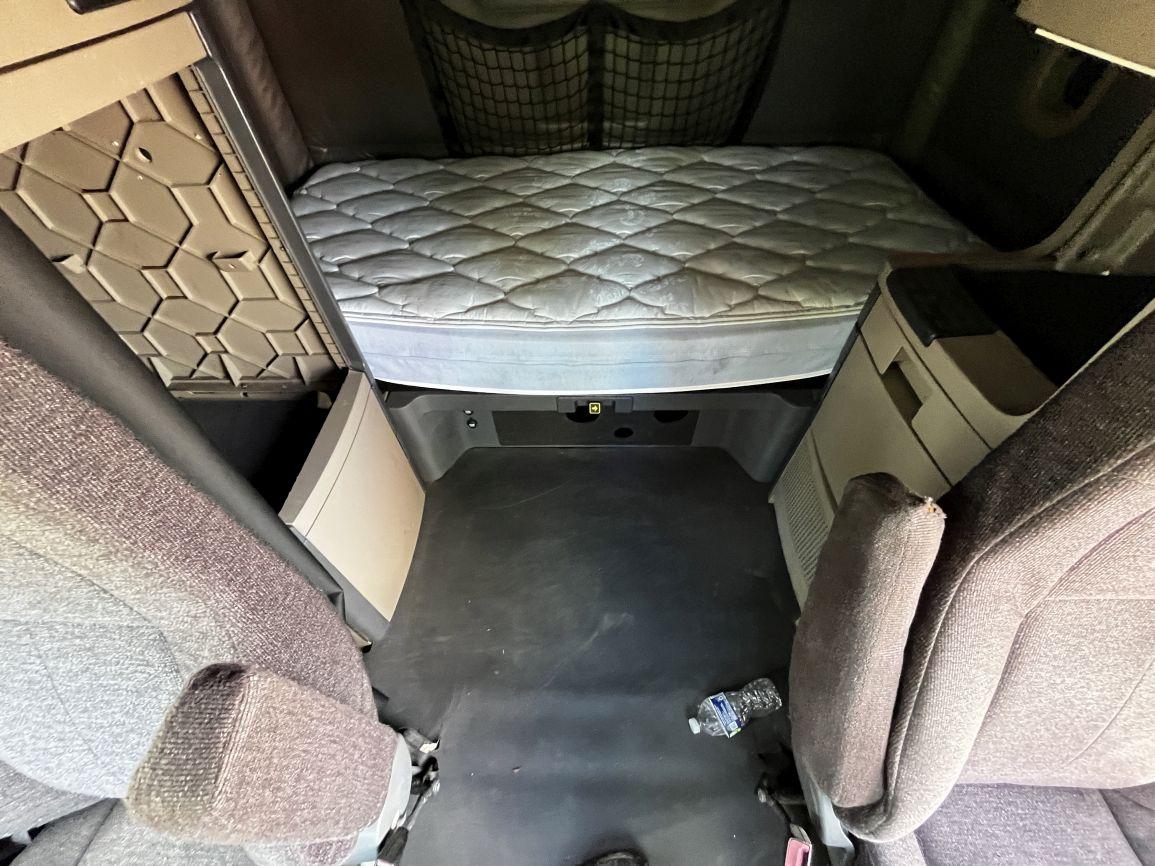 2015 FREIGHTLINER Cascadia Evolution  T/A Truck Tractor