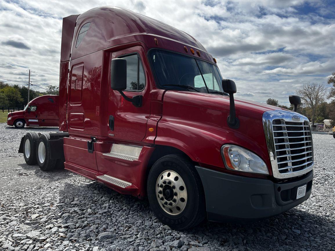 2015 FREIGHTLINER Cascadia Evolution  T/A Truck Tractor