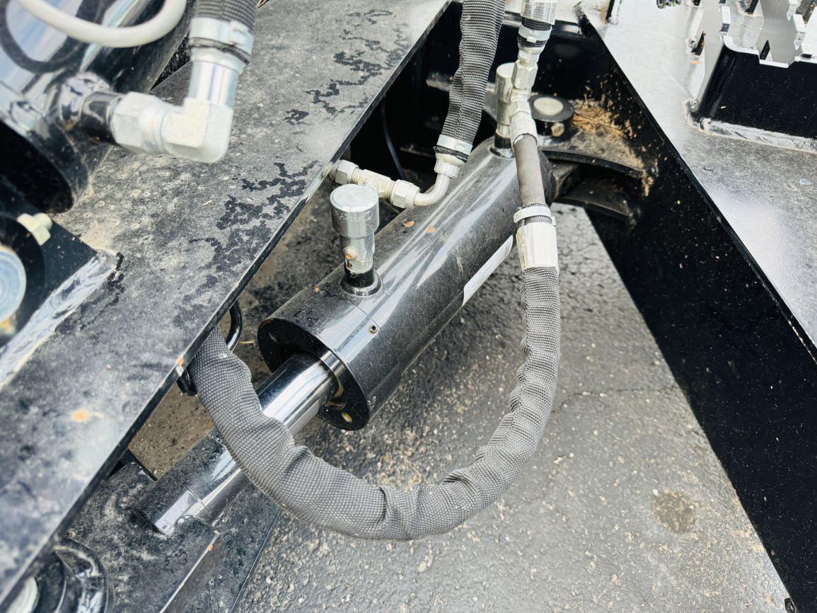 Kubota DZ3096 6-Way Dozer Blade Attachment