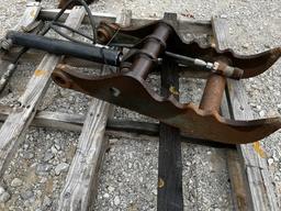 Bobcat Hyd Thumb