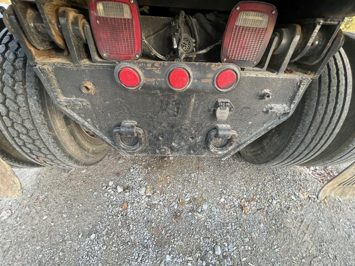 2006 STERLING L8500 series Tri-Axle Dump Truck
