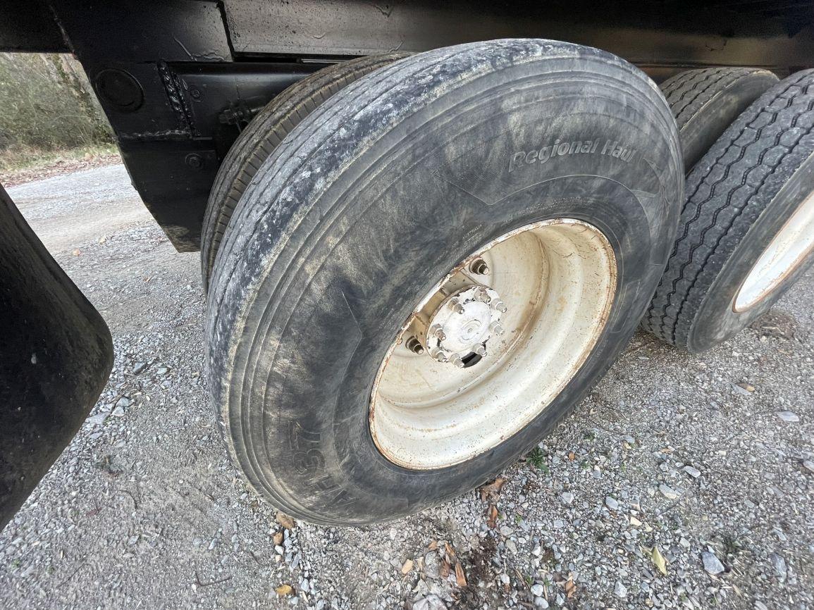 2006 STERLING L8500 series Tri-Axle Dump Truck