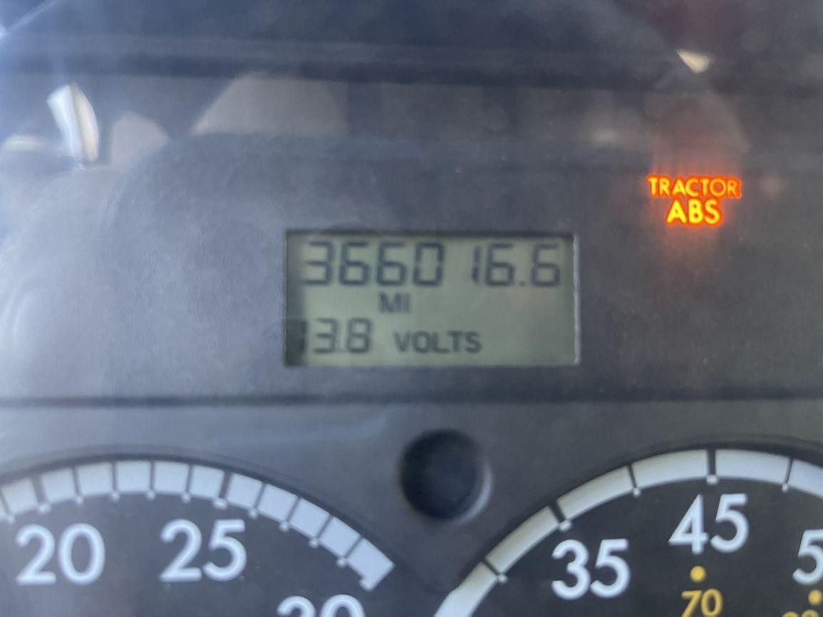 2006 STERLING L8500 series Tri-Axle Dump Truck