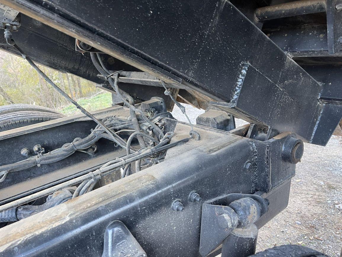 2006 STERLING L8500 series Tri-Axle Dump Truck