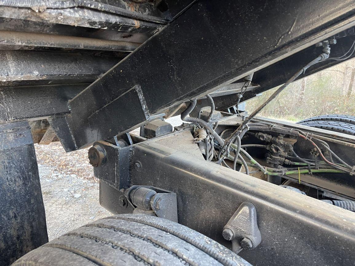 2006 STERLING L8500 series Tri-Axle Dump Truck