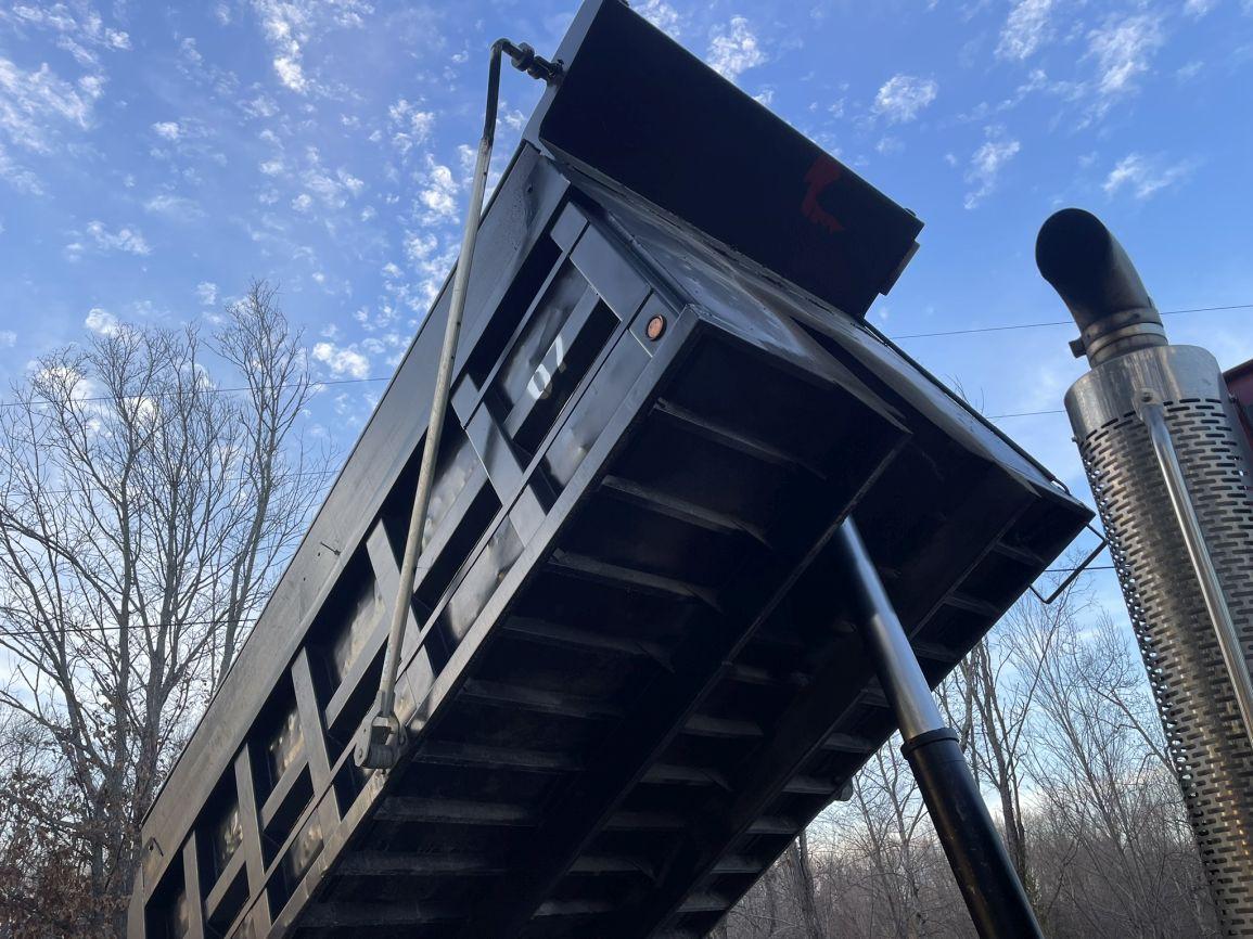 2006 STERLING L8500 series Tri-Axle Dump Truck