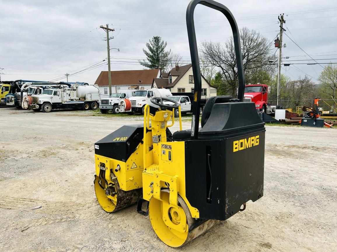 Bomag BW900 Double Drum Roller