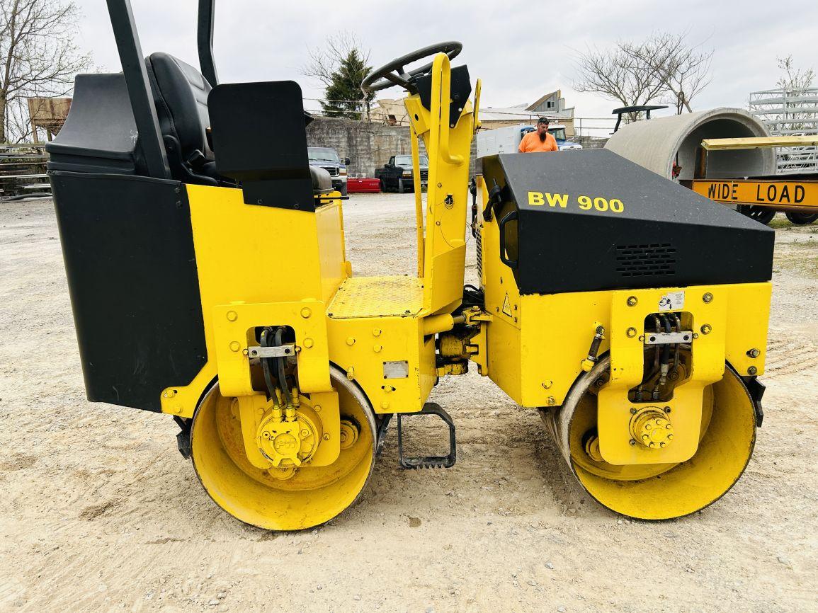 Bomag BW900 Double Drum Roller