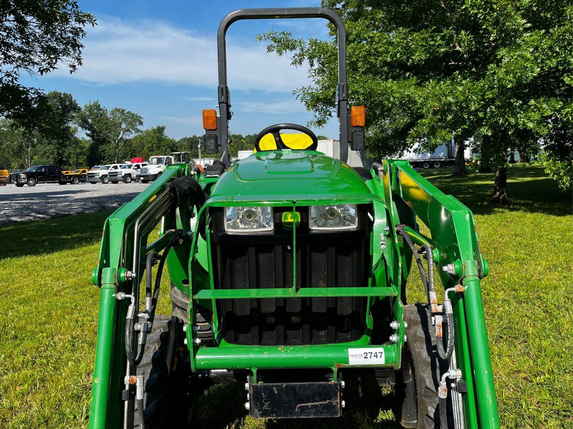 2014 JOHN DEERE 3038E Farm Tractor