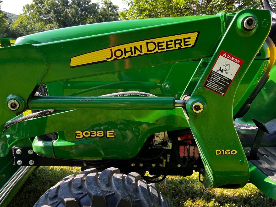 2014 JOHN DEERE 3038E Farm Tractor