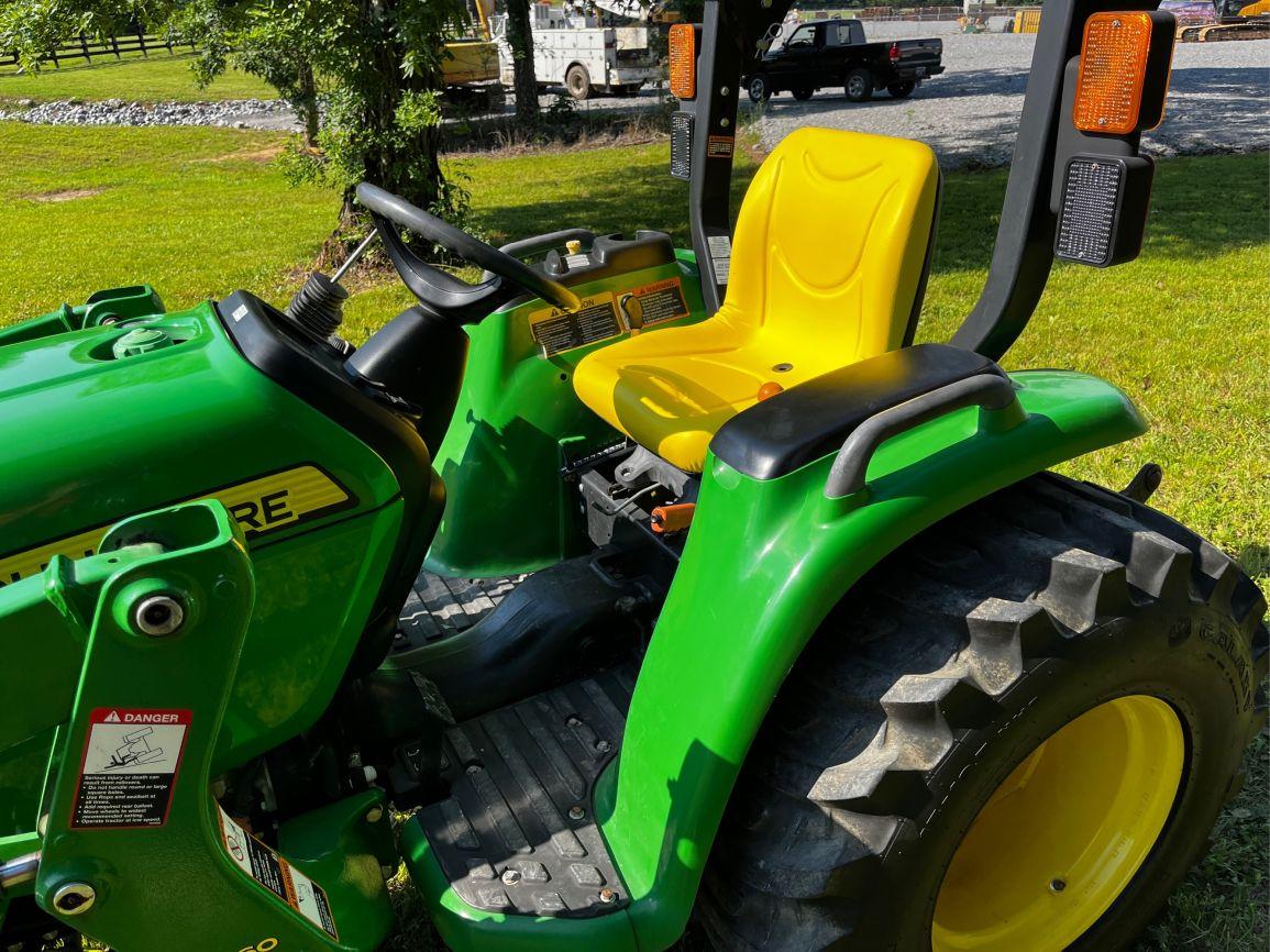 2014 JOHN DEERE 3038E Farm Tractor