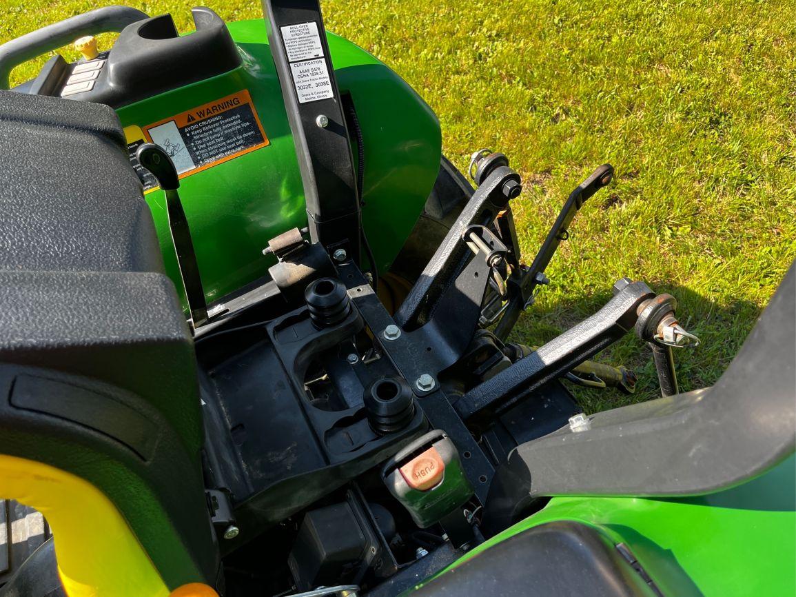 2014 JOHN DEERE 3038E Farm Tractor