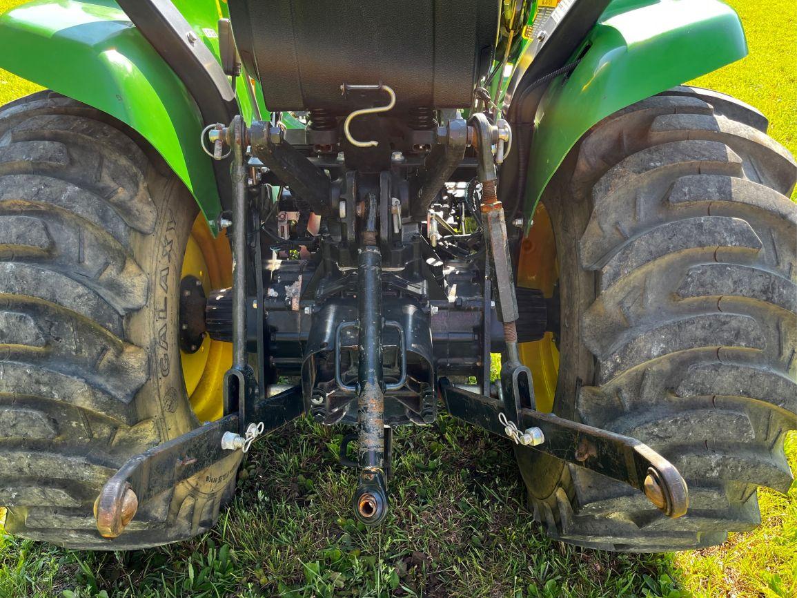 2014 JOHN DEERE 3038E Farm Tractor