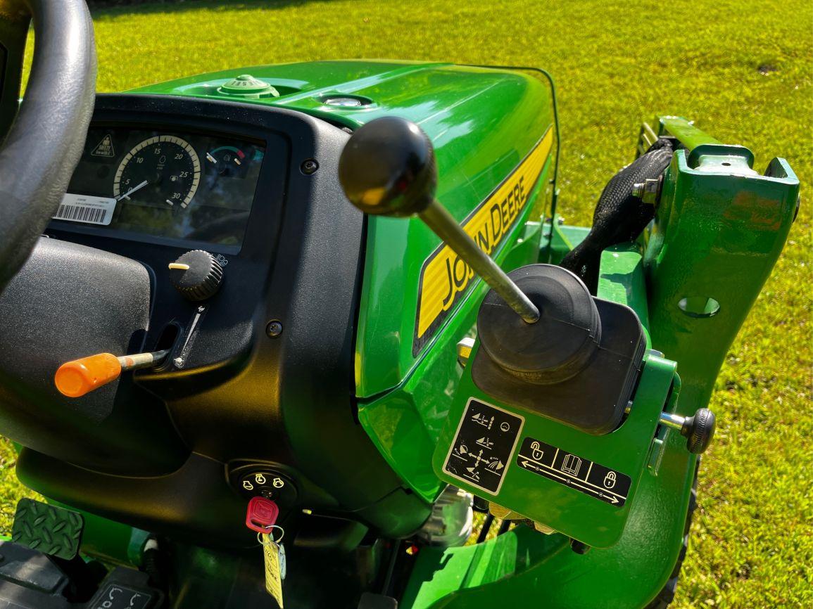 2014 JOHN DEERE 3038E Farm Tractor