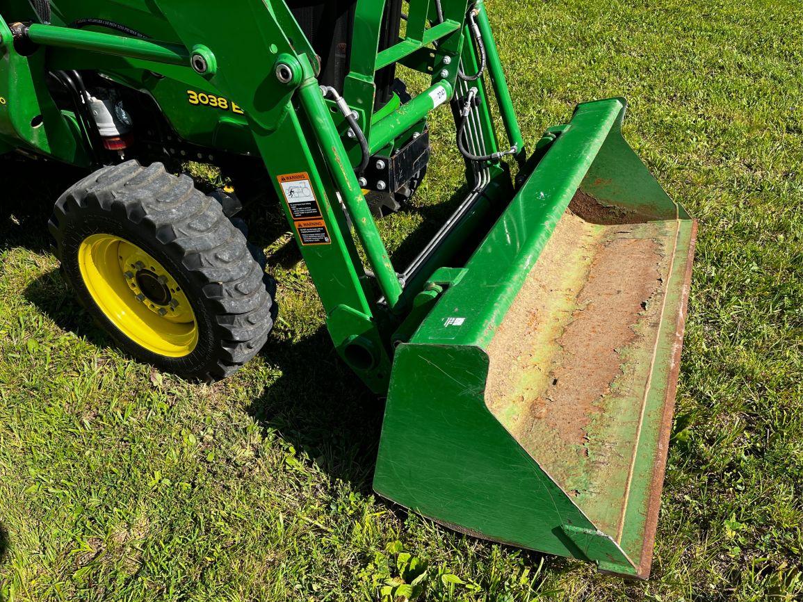 2014 JOHN DEERE 3038E Farm Tractor