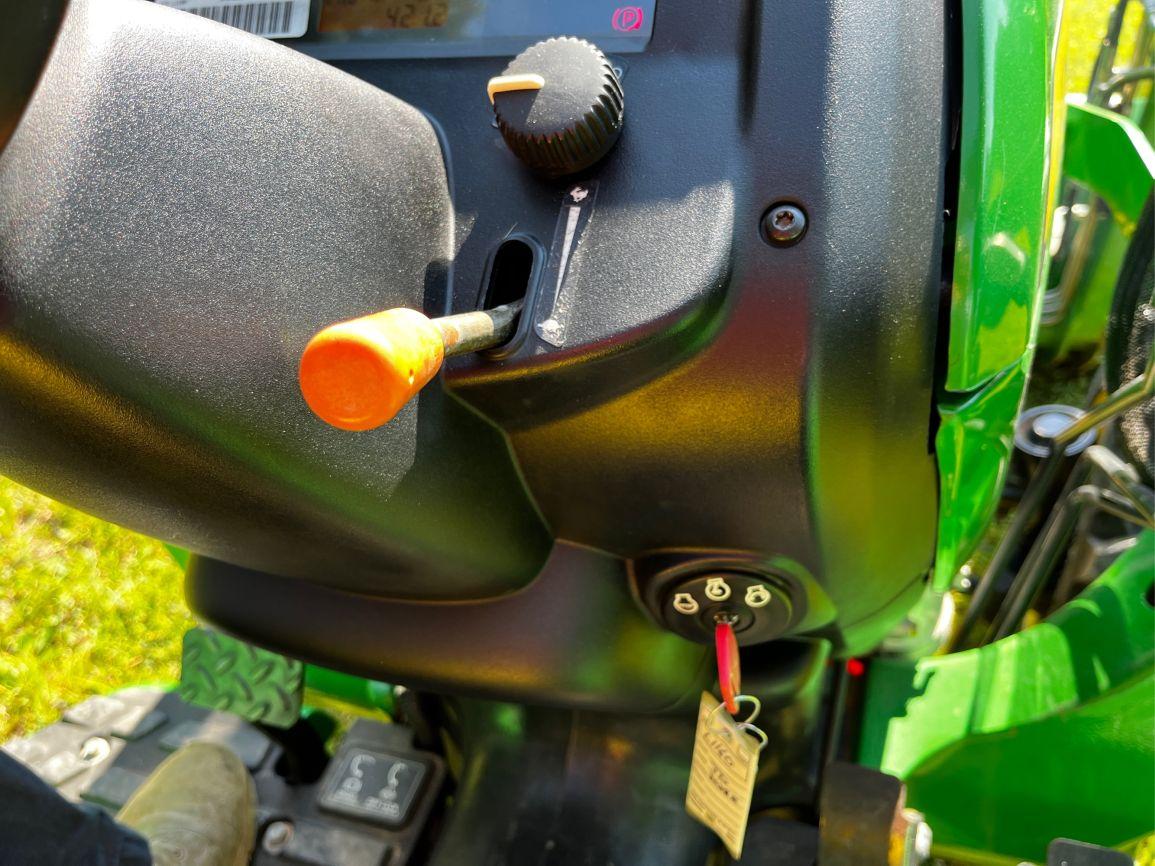 2014 JOHN DEERE 3038E Farm Tractor