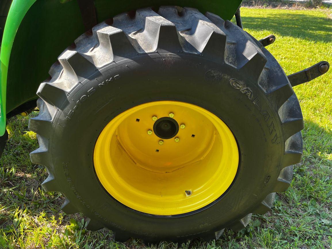 2014 JOHN DEERE 3038E Farm Tractor